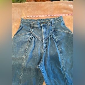 1983 Vintage Lee Jeans Bareback Yoked Pleated Bareback